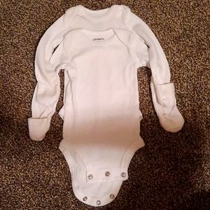 NEWBORN white long sleeve onesies